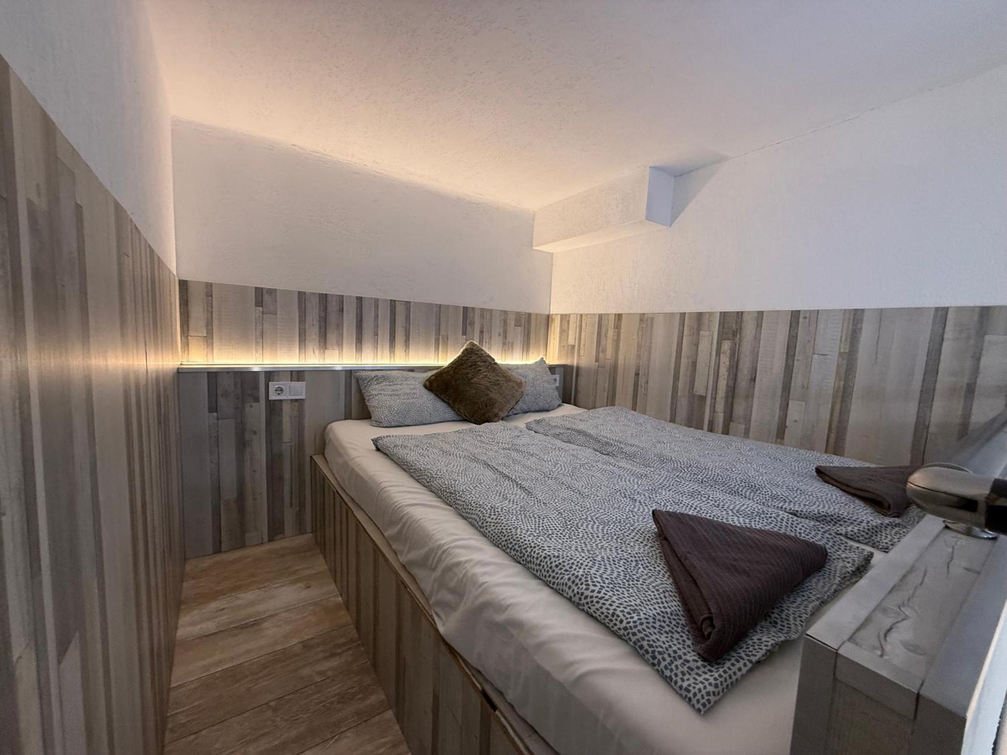 Km33 - - Hostaid Apartament *