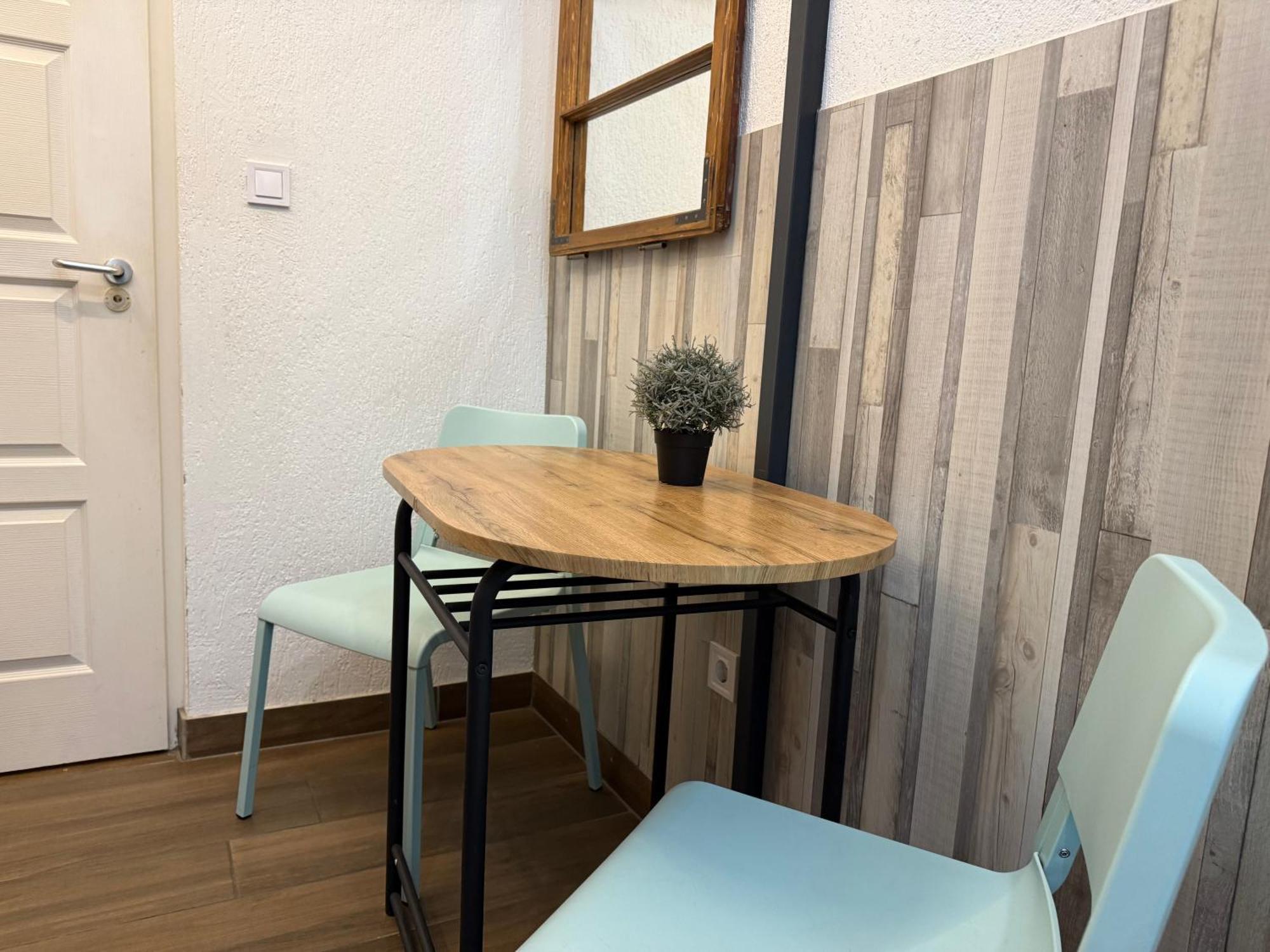 Km33 - - Hostaid Apartament Budapeszt